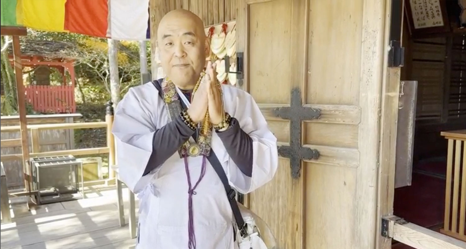 How to Hold the Prayer Beads