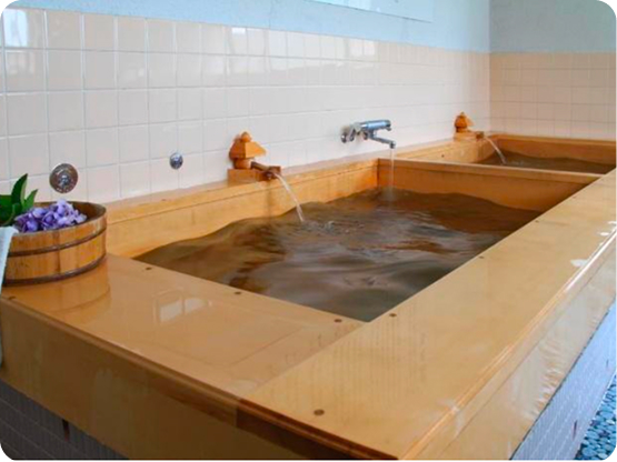 高野槇で作られた湯舟の風呂