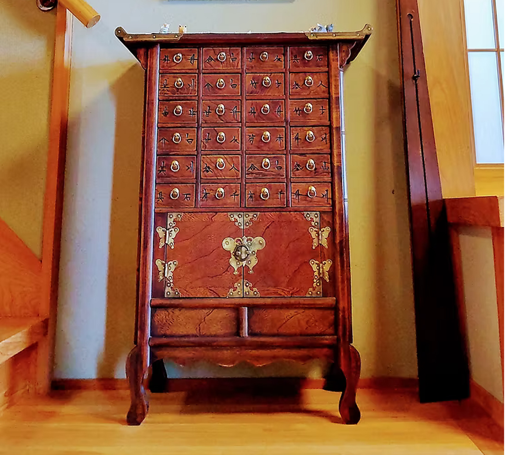 李朝時代のキャビネット